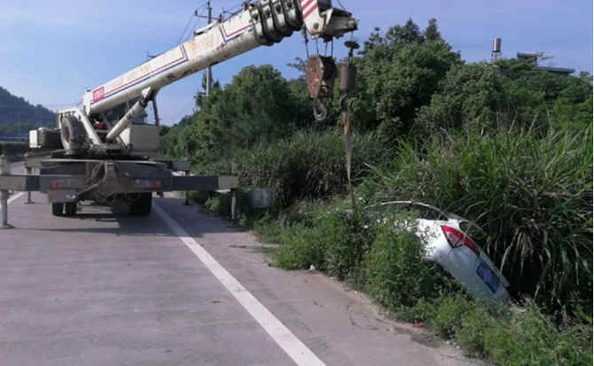 轮台重载吊车救援
